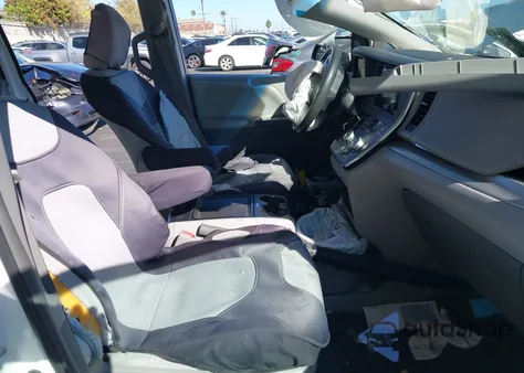 2015 Toyota Sienna Le 8 Passenger from USA, damaged, VIN 5TDKK3DC2FS612330